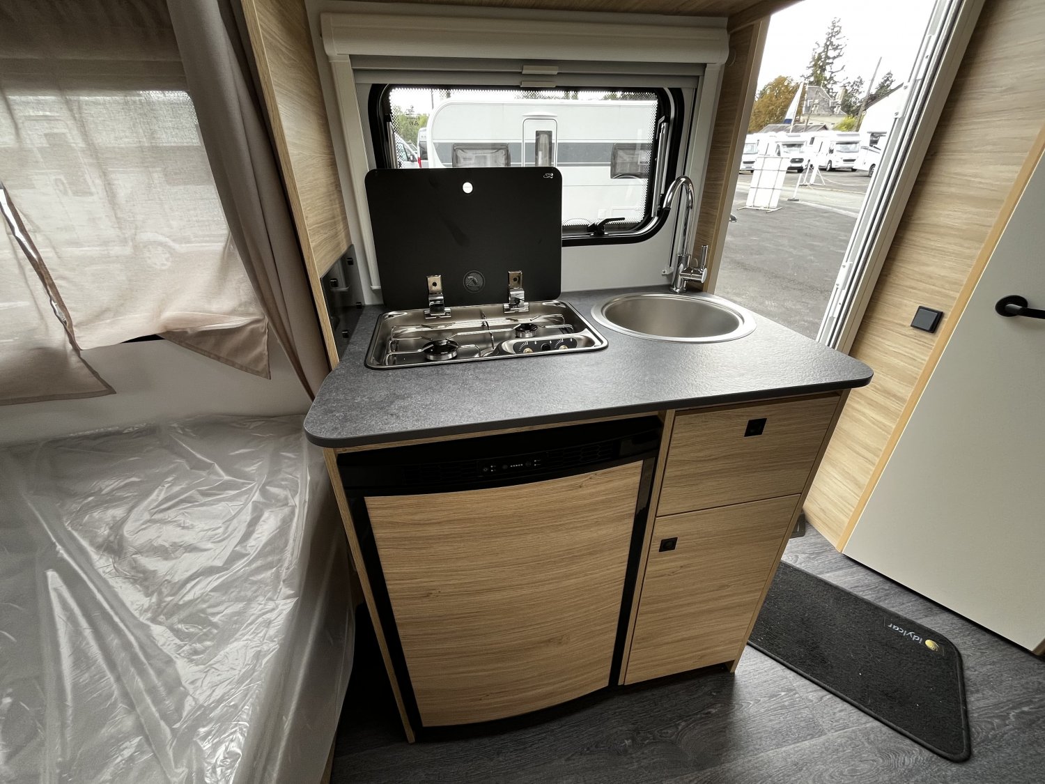 Antoine Caravanes et Camping Car EASY 390 CP Sterckeman