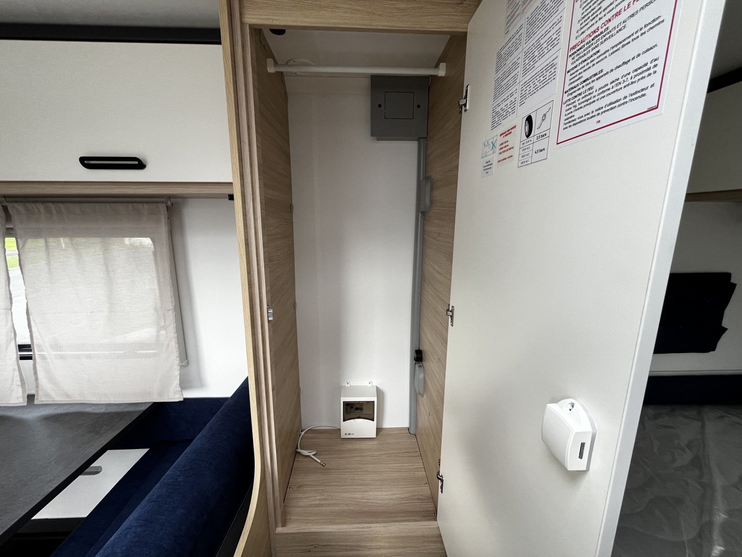 Antoine Caravanes et Camping Car EASY 390 CP Sterckeman