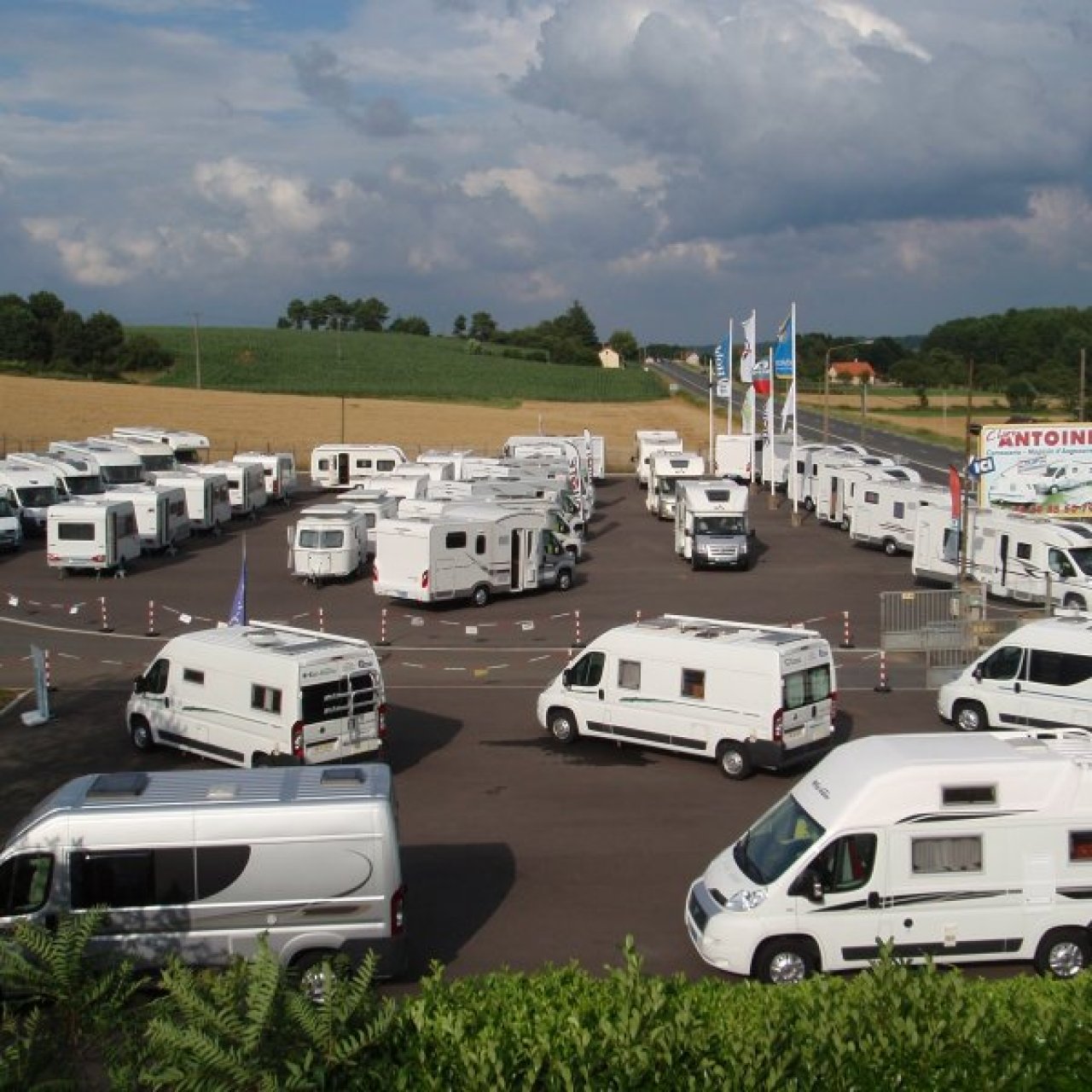 Antoine Caravanes et Camping Car - 