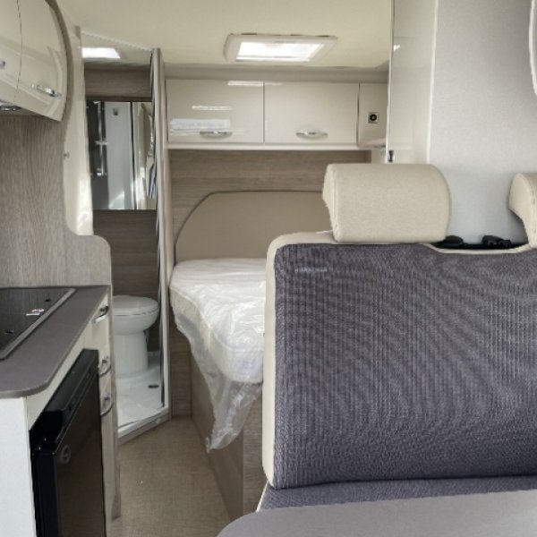 Antoine Caravanes et Camping Car Nexxo Van T 569 Burstner