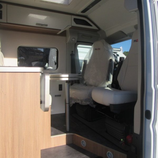 Antoine Caravanes et Camping Car VAN 600 GX EDITION Pilote