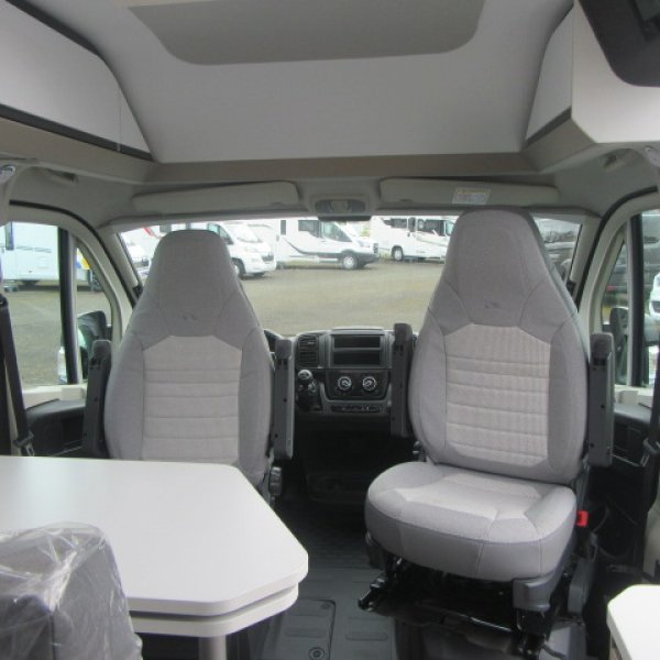 Antoine Caravanes et Camping Car TWIN PLUS 600 SPB Adria
