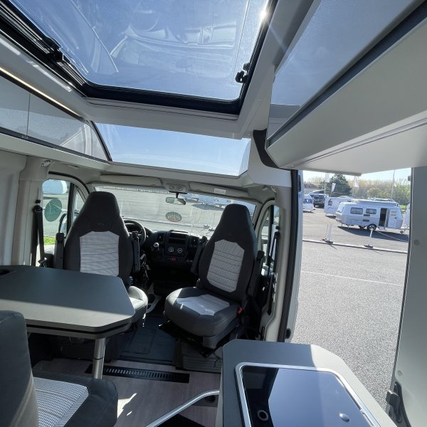 Antoine Caravanes et Camping Car TWIN SUPREME 600 SPB Adria