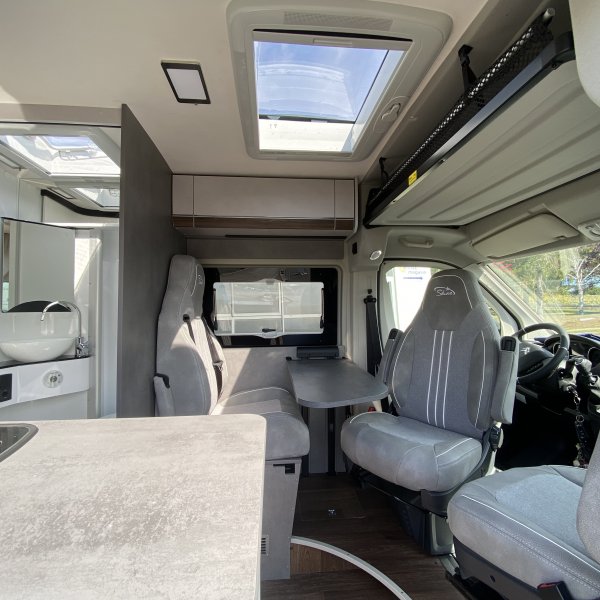 Antoine Caravanes et Camping Car SUMMIT 540 SHINE Possl