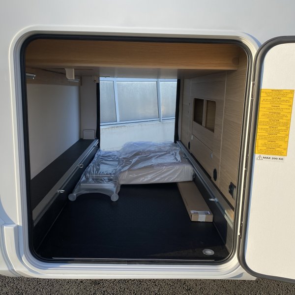 Antoine Caravanes et Camping Car Matrix Plus 670 DC Adria