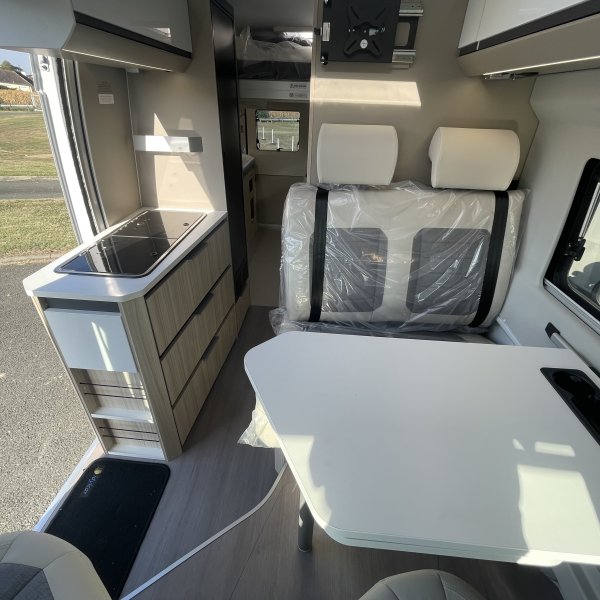 Antoine Caravanes et Camping Car TWIN PLUS 640SGX Adria