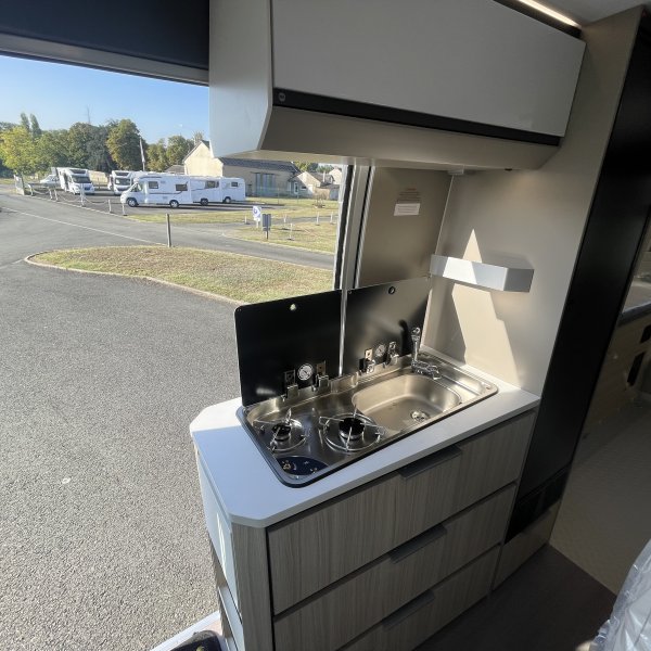 Antoine Caravanes et Camping Car TWIN PLUS 640SGX Adria