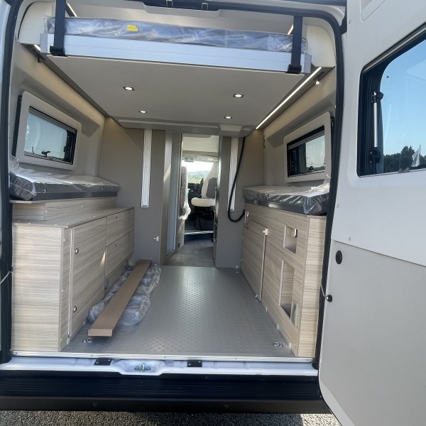 Antoine Caravanes et Camping Car TWIN PLUS 640SGX Adria