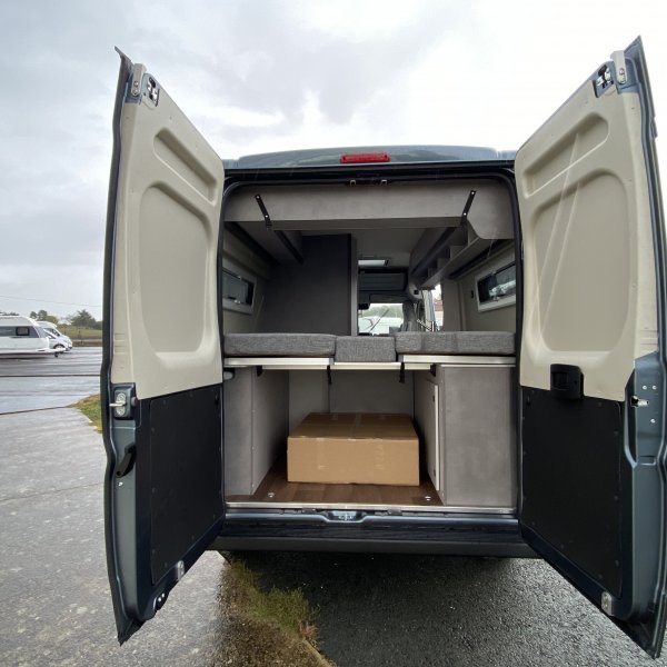 Antoine Caravanes et Camping Car SUMMIT 600L SHINE Possl