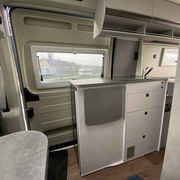 Antoine Caravanes et Camping Car SUMMIT 600L SHINE Possl