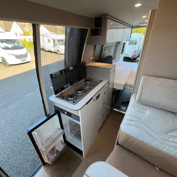 Antoine Caravanes et Camping Car DELFIN C 621 Burstner