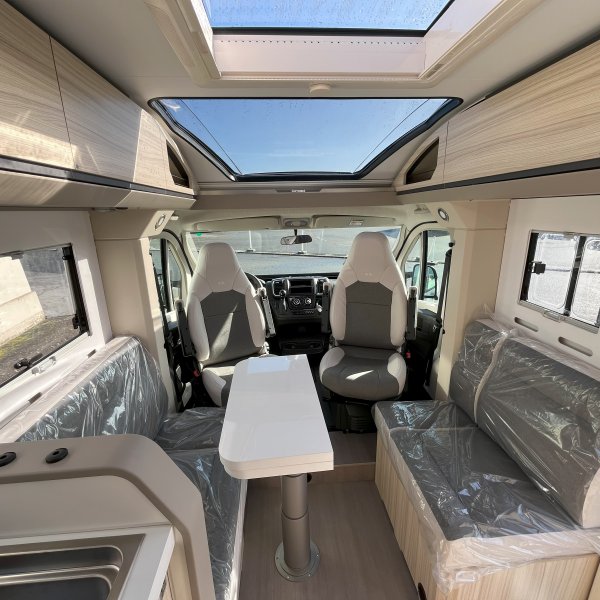 Antoine Caravanes et Camping Car COMPACT DL 60th anniversaire Adria
