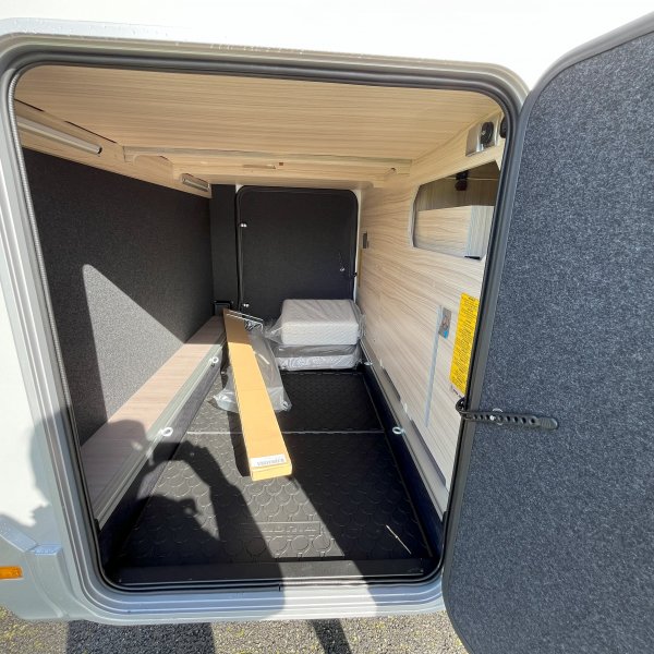 Antoine Caravanes et Camping Car COMPACT DL 60th anniversaire Adria