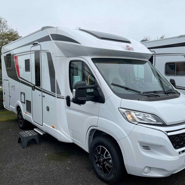 Antoine Caravanes et Camping Car LYSEO TD 732 Burstner