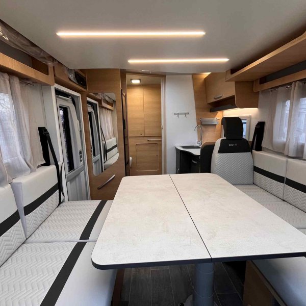 Antoine Caravanes et Camping Car 350 SIENA Giottiline