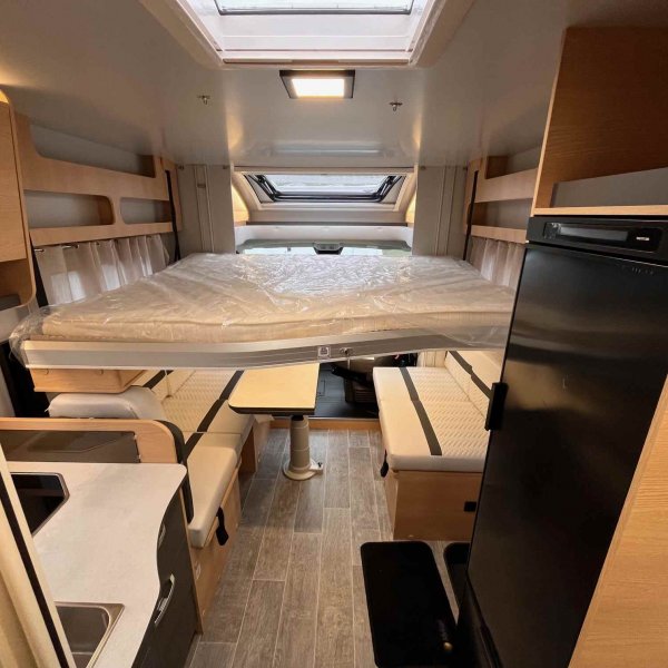 Antoine Caravanes et Camping Car 350 SIENA Giottiline