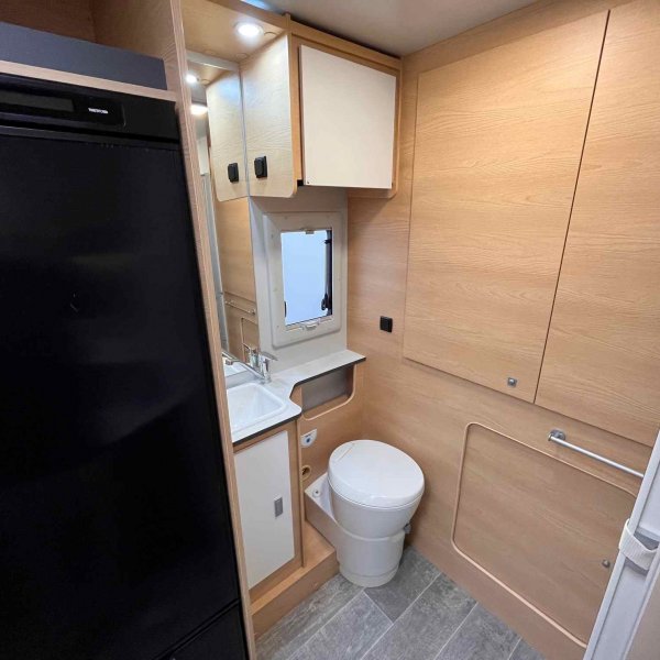 Antoine Caravanes et Camping Car 350 SIENA Giottiline