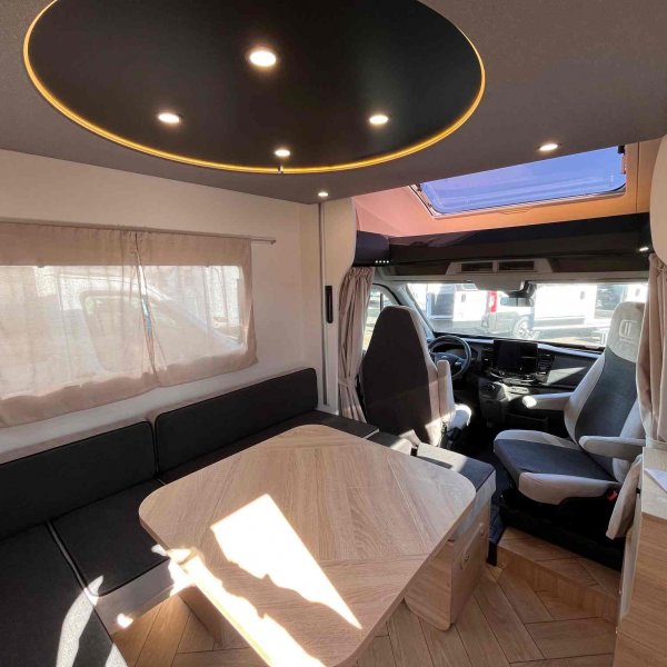 Antoine Caravanes et Camping Car 240 ETAPE EDITION Challenger