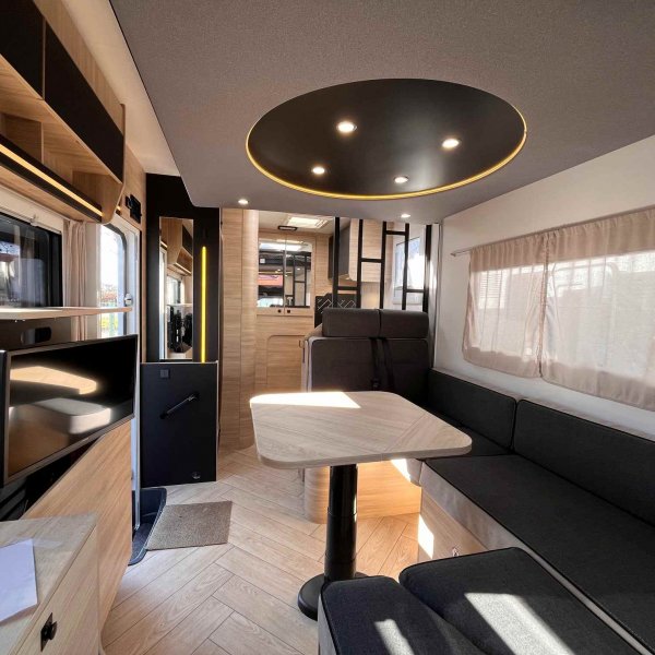 Antoine Caravanes et Camping Car 240 ETAPE EDITION Challenger