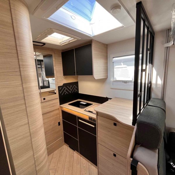 Antoine Caravanes et Camping Car 240 ETAPE EDITION Challenger