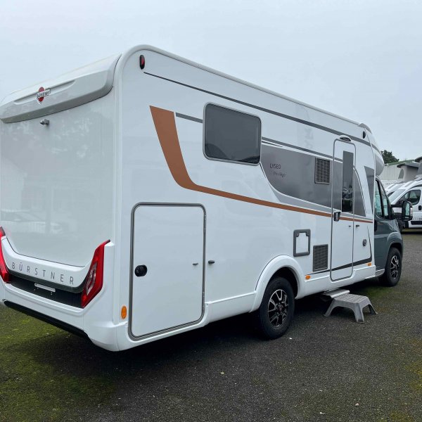 Antoine Caravanes et Camping Car LYSEO TD 736 PRIVILEGE Burstner