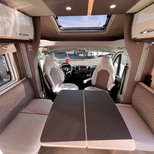 Antoine Caravanes et Camping Car LYSEO TD 736 PRIVILEGE Burstner