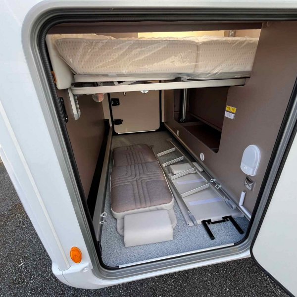 Antoine Caravanes et Camping Car LYSEO TD 736 PRIVILEGE Burstner