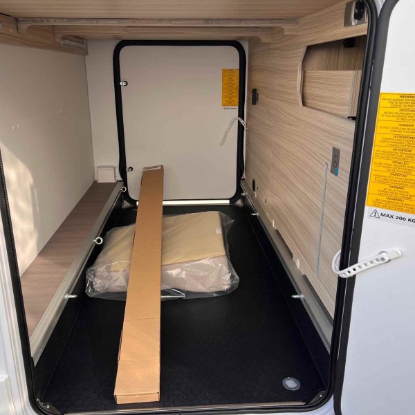 Antoine Caravanes et Camping Car MATRIX COMPACT DL Adria