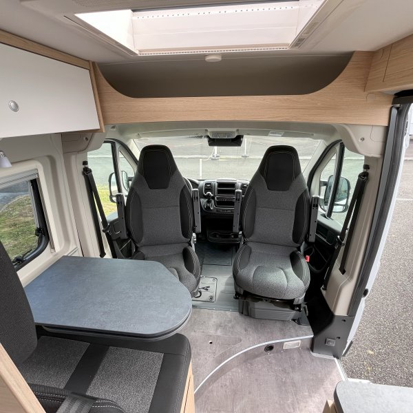 Antoine Caravanes et Camping Car ROADCAR R 640 Possl
