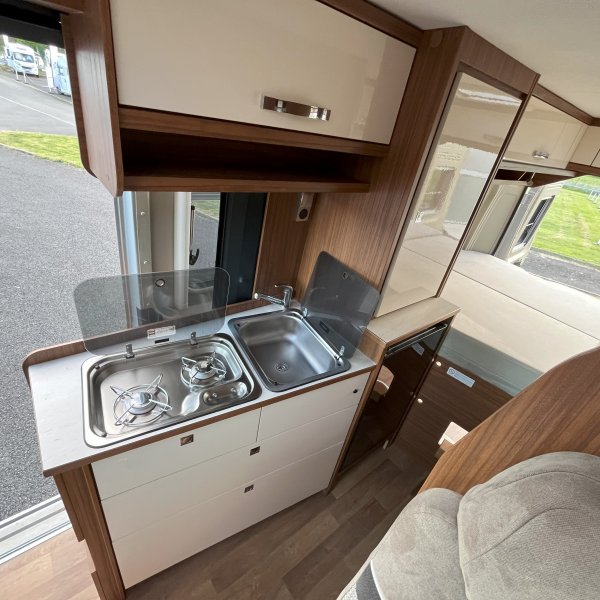 Antoine Caravanes et Camping Car Globescout plus Globecar