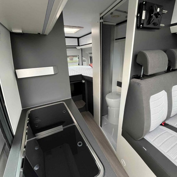 Antoine Caravanes et Camping Car TWIN SUPREME 640 SLB Adria