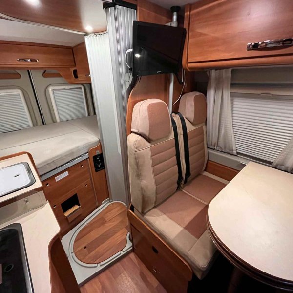 Antoine Caravanes et Camping Car Roadscout R Globecar