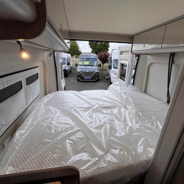 Antoine Caravanes et Camping Car CAMPEO C 600 BLACK FOREST Burstner