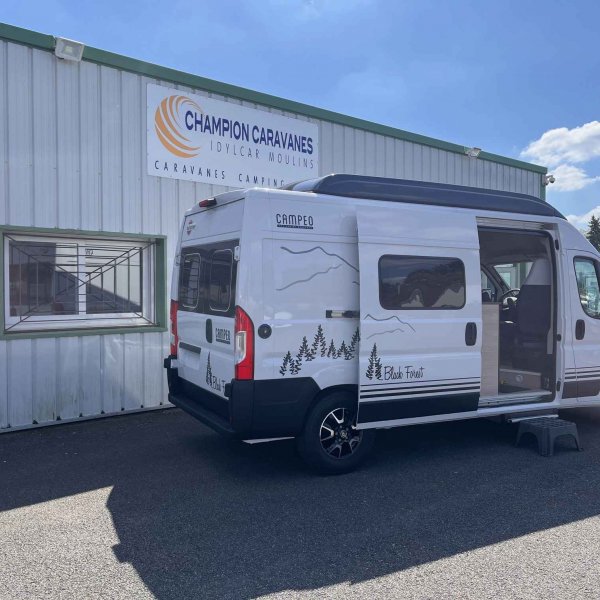 Antoine Caravanes et Camping Car CAMPEO C 600 BLACK FOREST Burstner