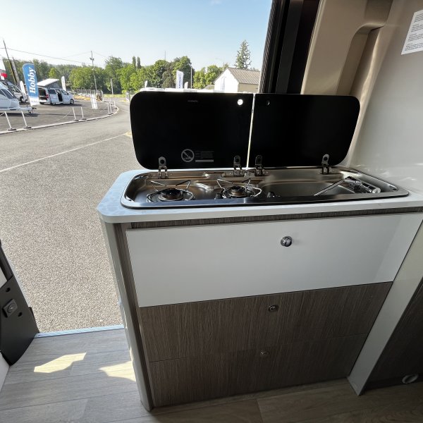 Antoine Caravanes et Camping Car Twist V 594 Chausson