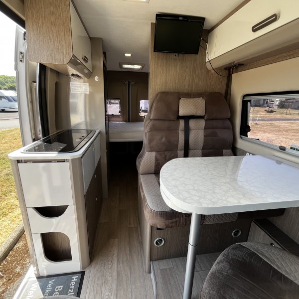 Antoine Caravanes et Camping Car Twist V 594 Chausson