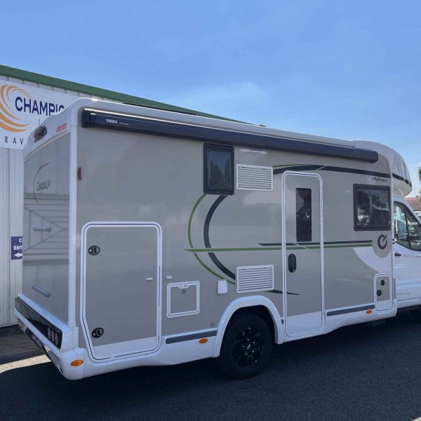 Antoine Caravanes et Camping Car CHAUSSON 640 TITANIUM Chausson