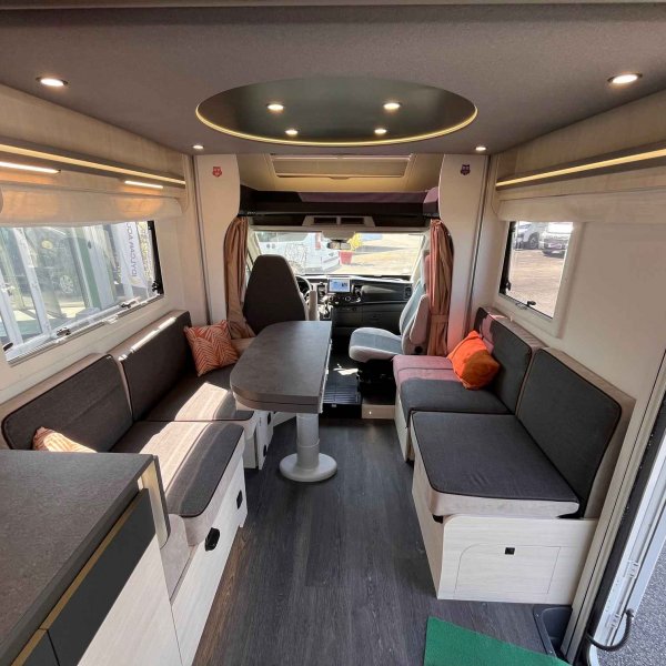 Antoine Caravanes et Camping Car CHAUSSON 640 TITANIUM Chausson