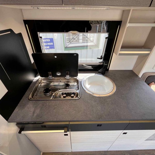 Antoine Caravanes et Camping Car CHAUSSON 640 TITANIUM Chausson