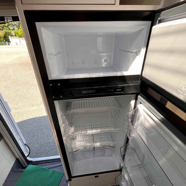 Antoine Caravanes et Camping Car CHAUSSON 640 TITANIUM Chausson
