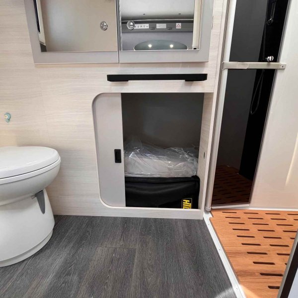 Antoine Caravanes et Camping Car CHAUSSON 640 TITANIUM Chausson
