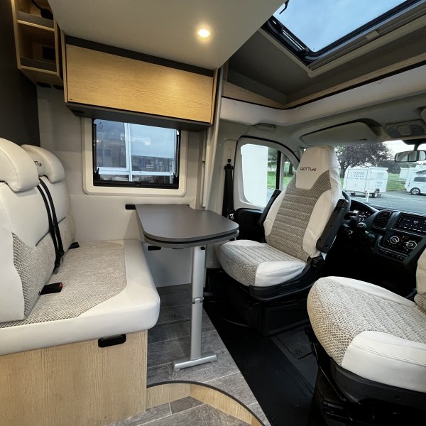 Antoine Caravanes et Camping Car COMPACT CX66 Giottiline