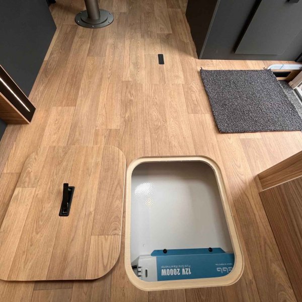 Antoine Caravanes et Camping Car PILOTE G 740 FGJ EVIDENCE Pilote