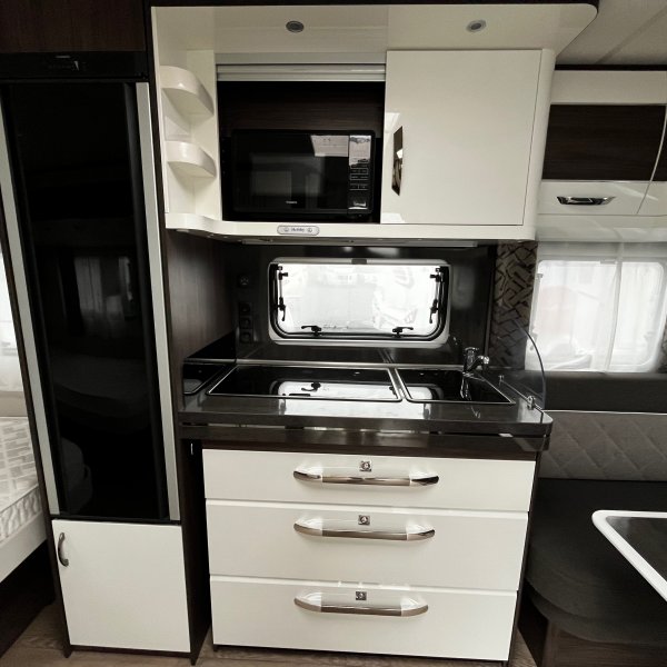 Antoine Caravanes et Camping Car PRESTIGE 560 WLU Hobby