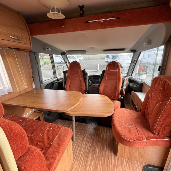 Antoine Caravanes et Camping Car AVIANO I 725 Burstner