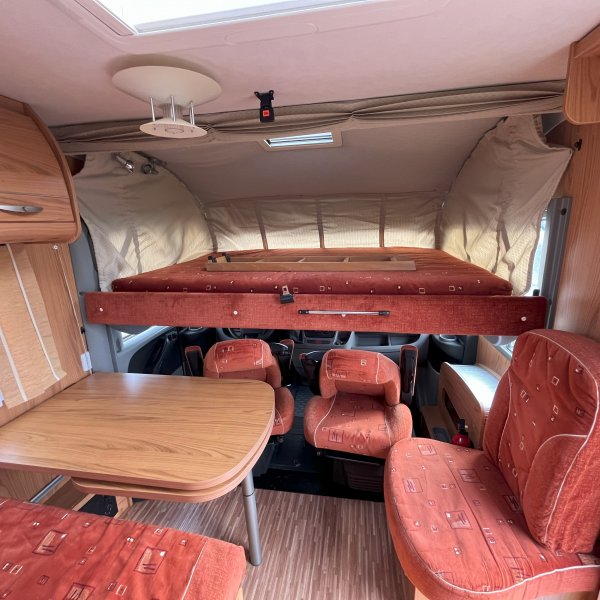 Antoine Caravanes et Camping Car AVIANO I 725 Burstner