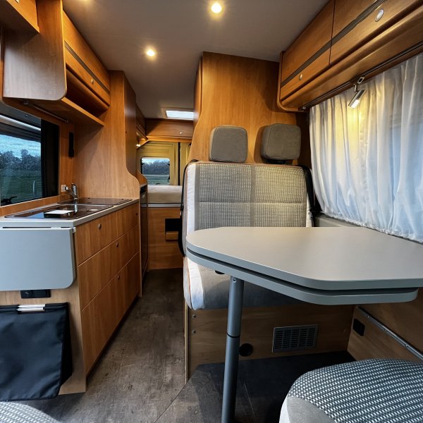 Antoine Caravanes et Camping Car 2 WIN PLUS Possl