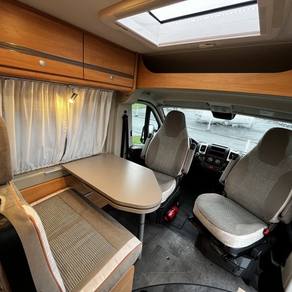 Antoine Caravanes et Camping Car 2 WIN PLUS Possl