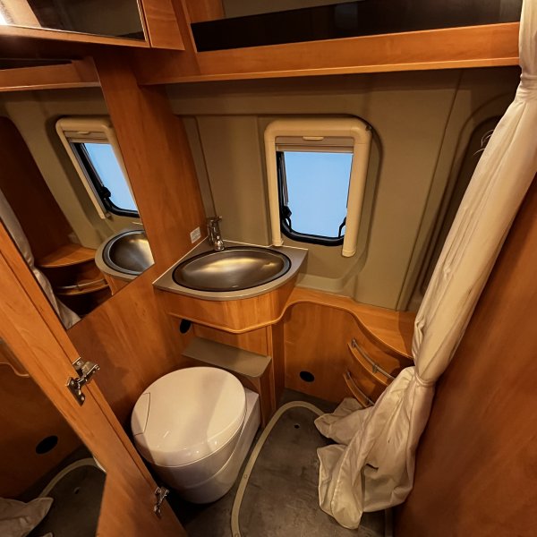 Antoine Caravanes et Camping Car 2 WIN PLUS Possl