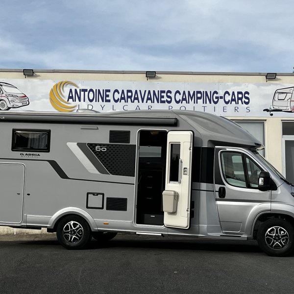Antoine Caravanes et Camping Car MATRIX 650 DL 60th Adria